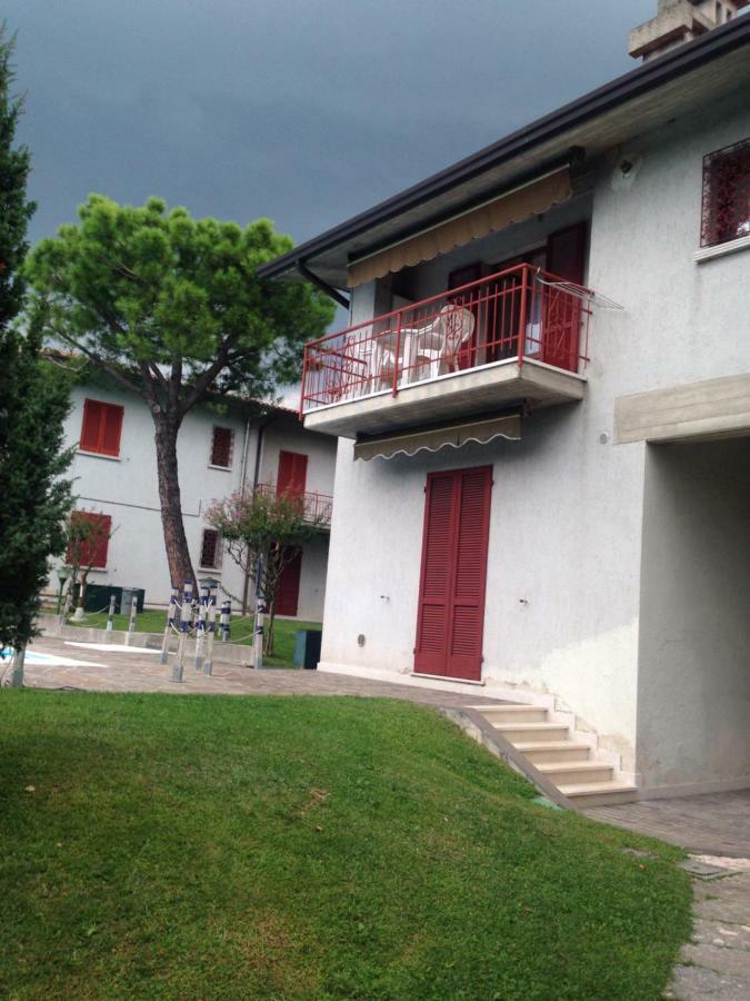 Residence Degli Ulivi Сирмионе Екстериор снимка