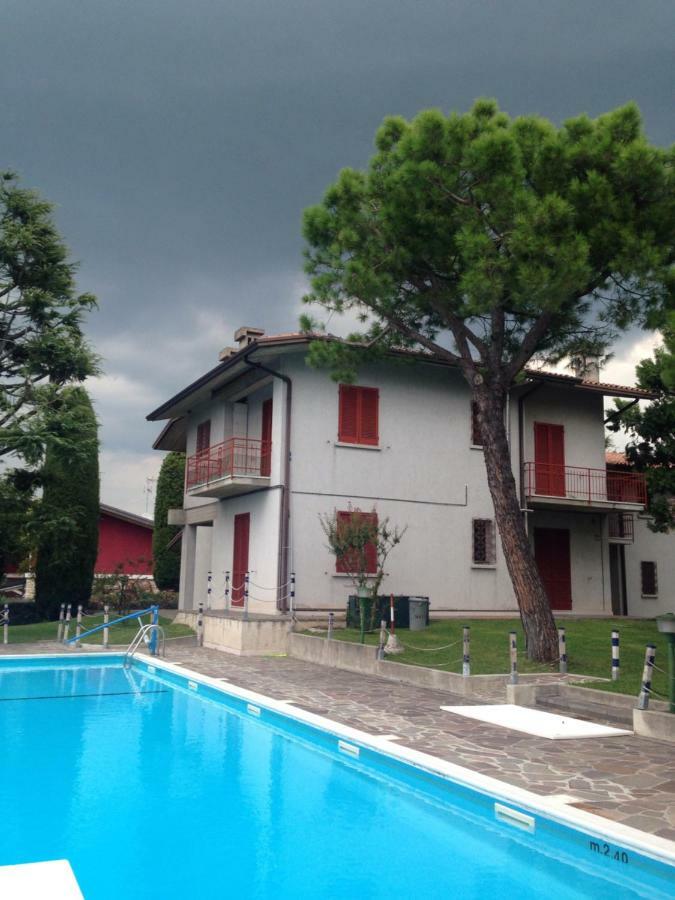 Residence Degli Ulivi Сирмионе Екстериор снимка