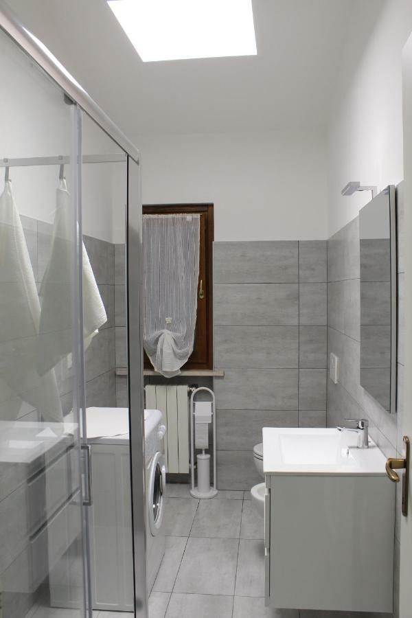 Residence Degli Ulivi Сирмионе Екстериор снимка