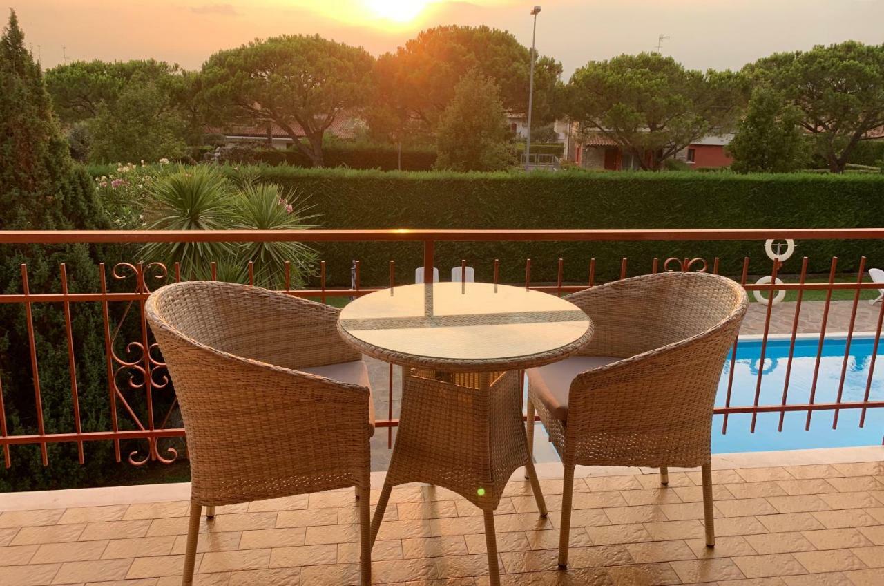 Residence Degli Ulivi Сирмионе Екстериор снимка